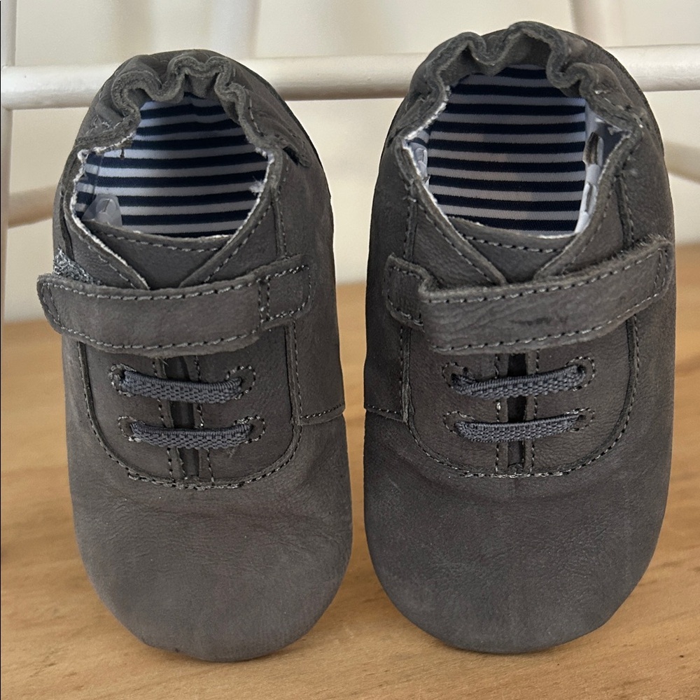 Robeez First Kicks 9 -12 months baby boy shoes